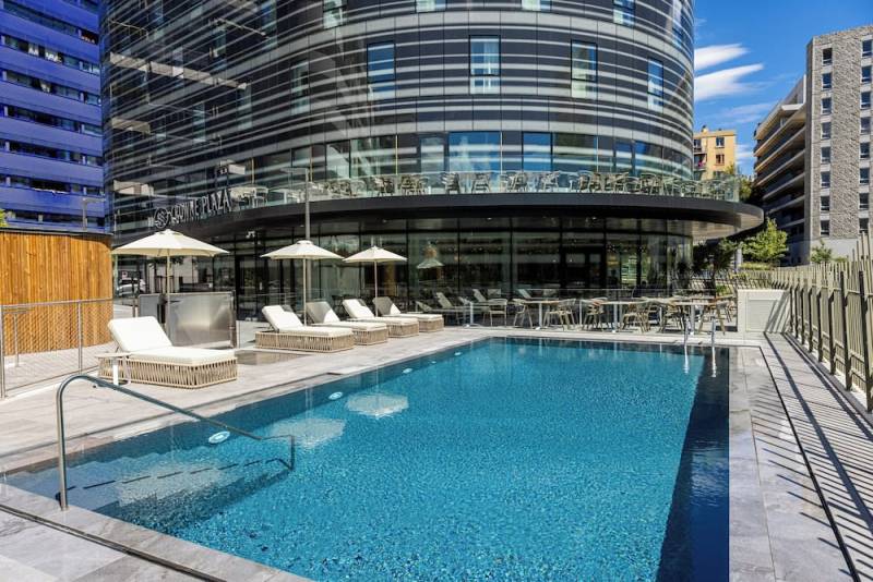 Piscine de l'Hôtel Crowne Plaza à Marseille Le Dôme