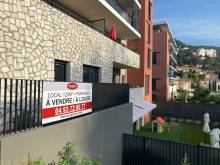 RÉSIDENCE PORTE NEUVE II : Parkings et local commercial à vendre à Grasse